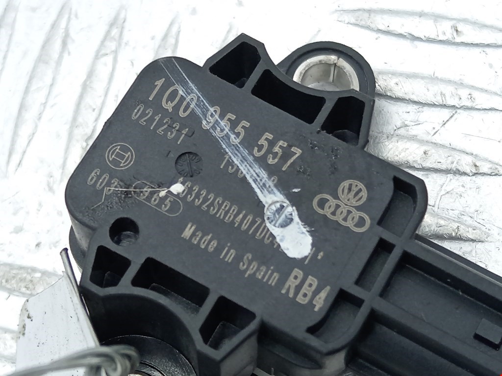 Датчик AIR BAG (подушек безопасности) VOLKSWAGEN Eos 2006-2015