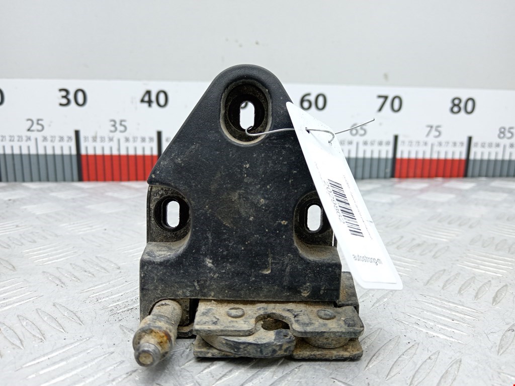 Замок двери распашной правой Opel Vivaro A (2001-2014)