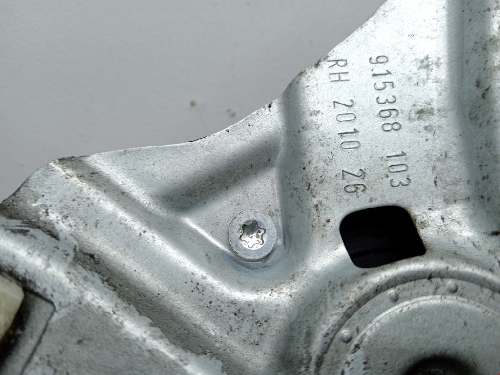 Стеклоподъемник передний правый OPEL Astra J 2009-2017