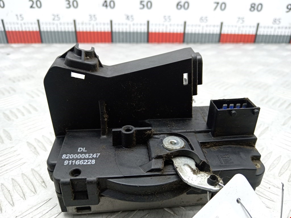 Замок двери передней левой Nissan Primastar (2002-2014)