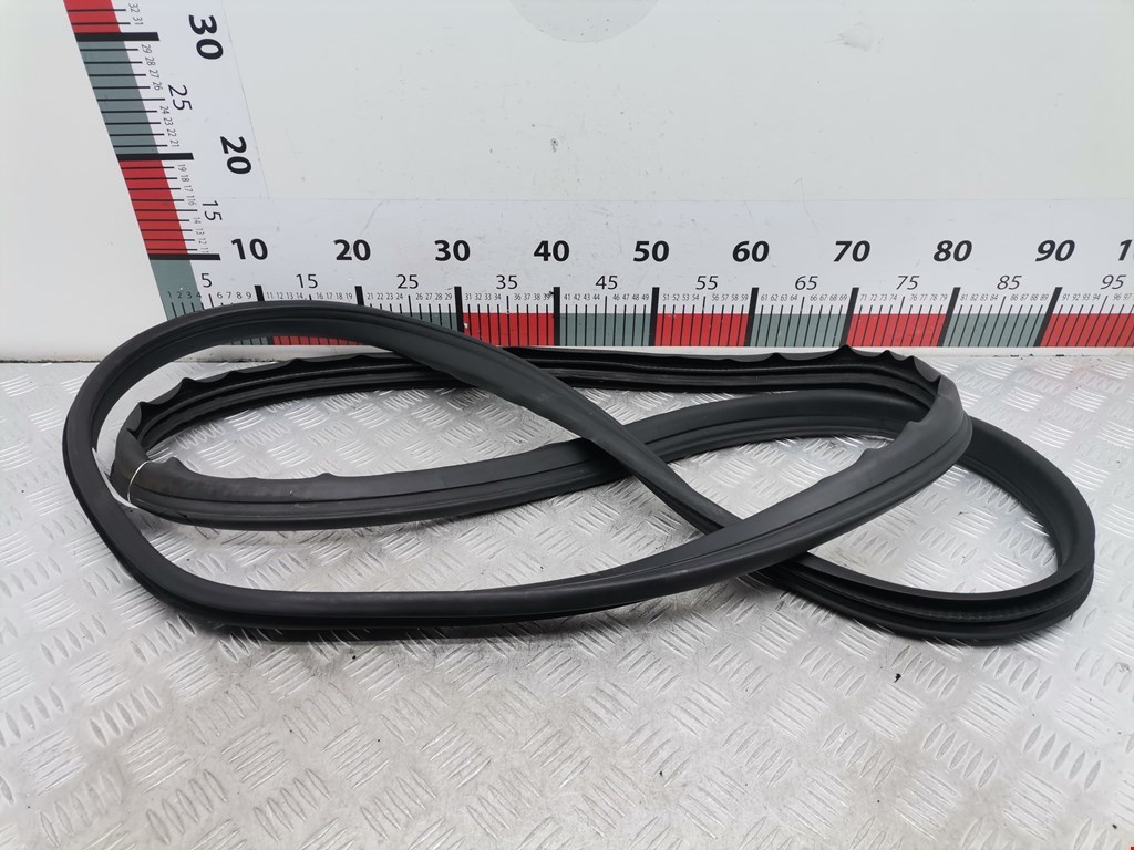 Уплотнитель двери OPEL Astra H/Family 2004-2015