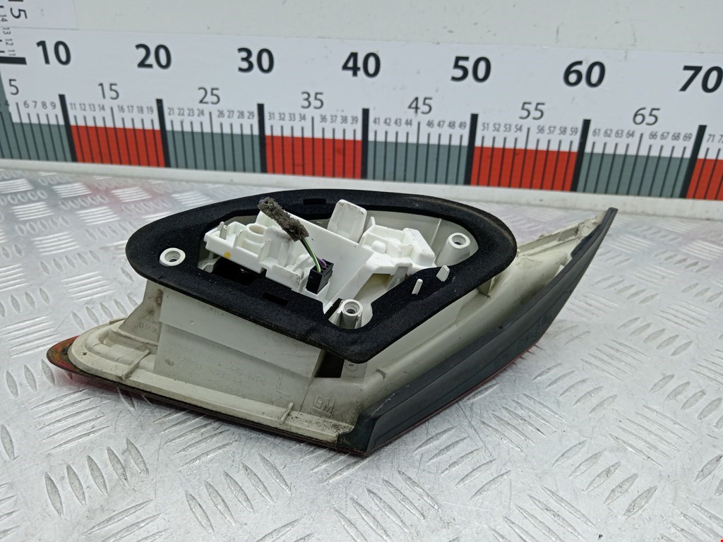 Фонарь задний внутренний левый OPEL Astra J 2009-2017