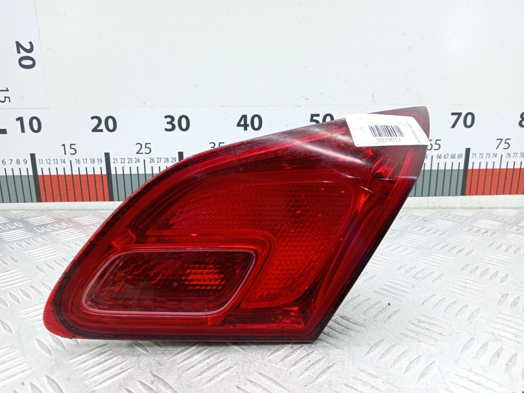 Фонарь задний внутренний правый OPEL Astra J 2009-2017