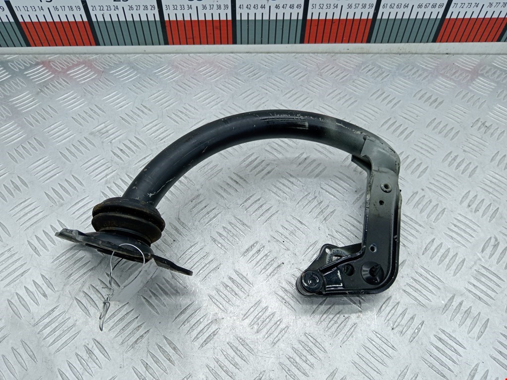 Петля крышки (двери) багажника BMW 7-Series (E65/E66) (2001-2008)