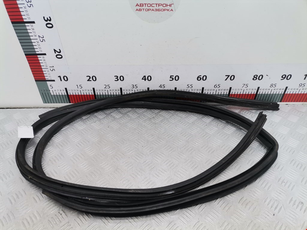 Уплотнитель двери SMART Fortwo/City W453 2014-н.в.