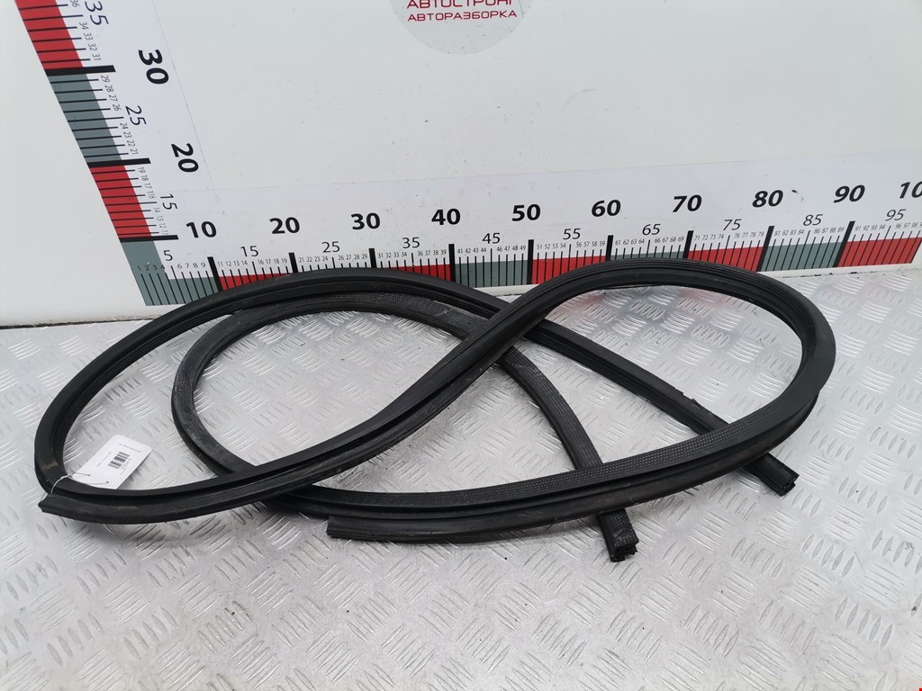 Уплотнитель двери SMART Fortwo/City W453 2014-н.в.