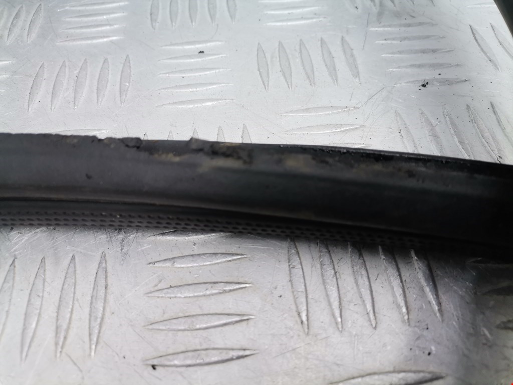 Уплотнитель двери SMART Fortwo/City W453 2014-н.в.