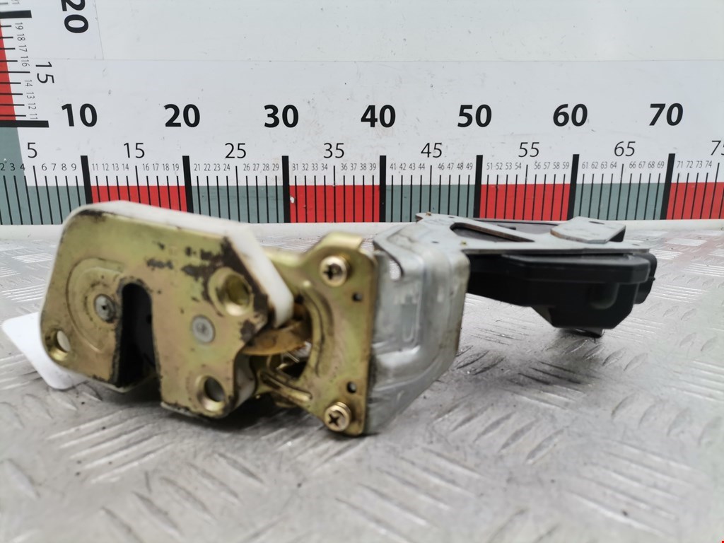 Замок багажника (крышки двери) MITSUBISHI Pajero III 2000-2006