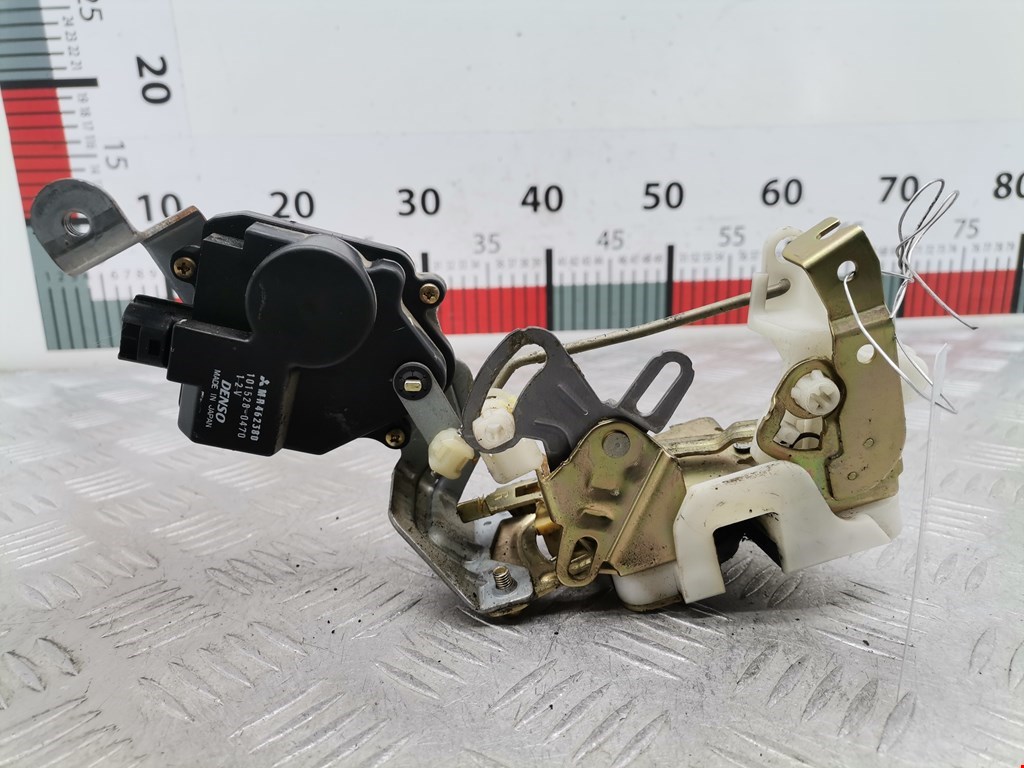 Замок багажника (крышки двери) MITSUBISHI Pajero III 2000-2006