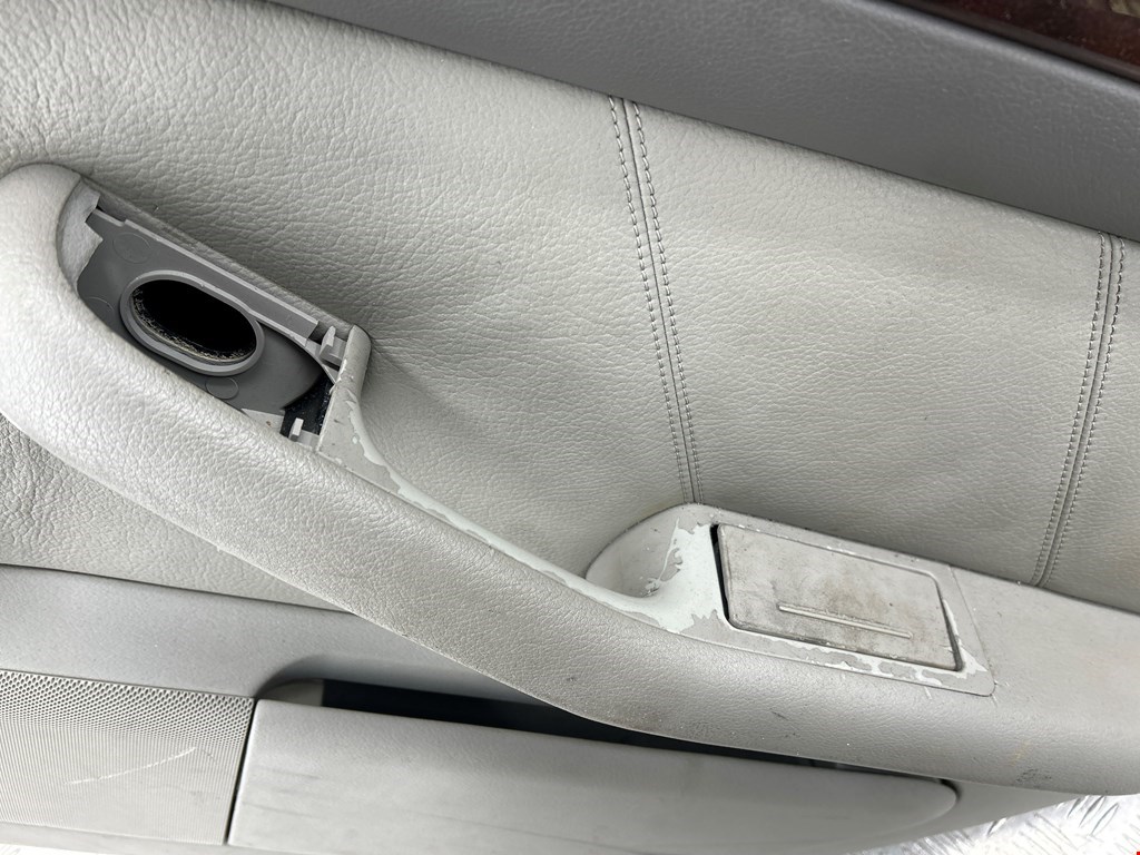Обшивка двери задняя правая AUDI A6 C5 1997-2004