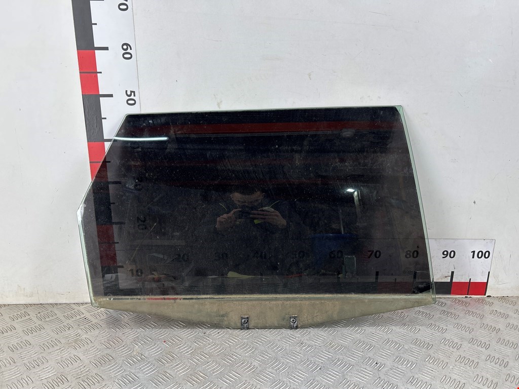 Стекло двери заднее правое AUDI A6 C5 1997-2004