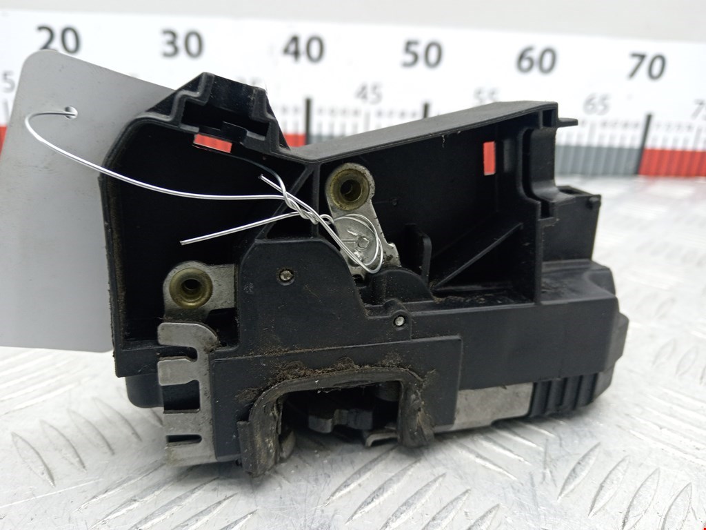 Замок двери передней правой OPEL Vivaro A 2001-2014