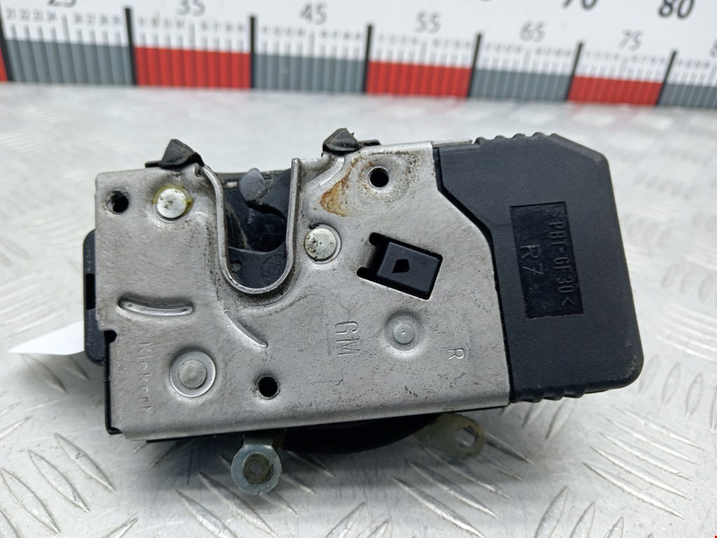 Замок двери передней правой OPEL Vivaro A 2001-2014