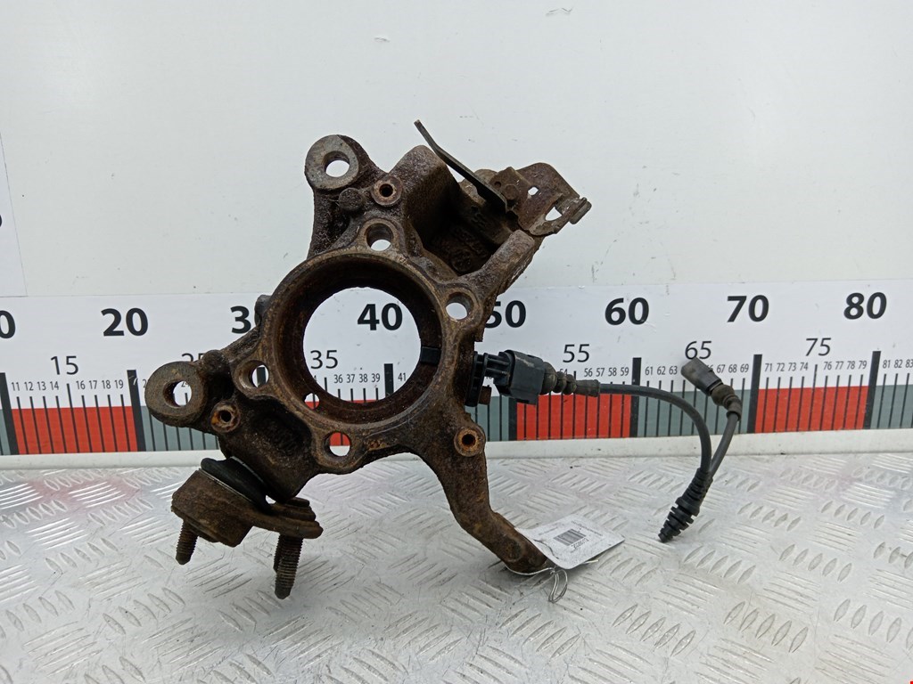 Кулак поворотный правый Audi A3 8P (2003-2013)