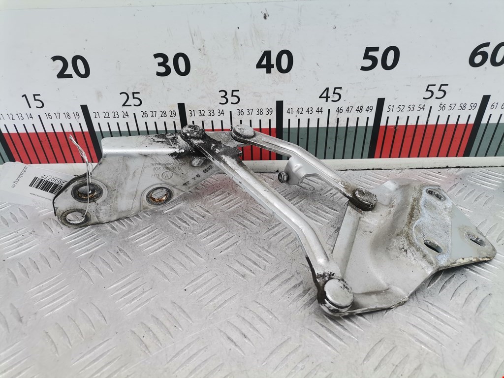 Петля капота левая/правая VOLKSWAGEN Touareg 2002-2010