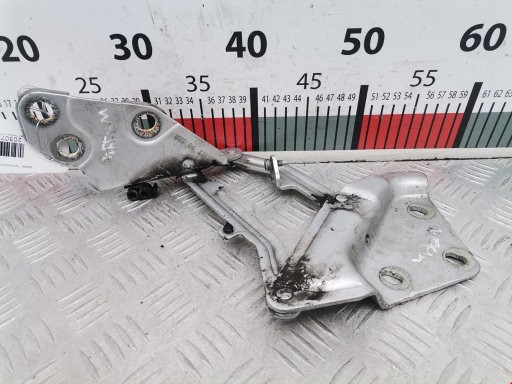 Петля капота левая/правая VOLKSWAGEN Touareg 2002-2010