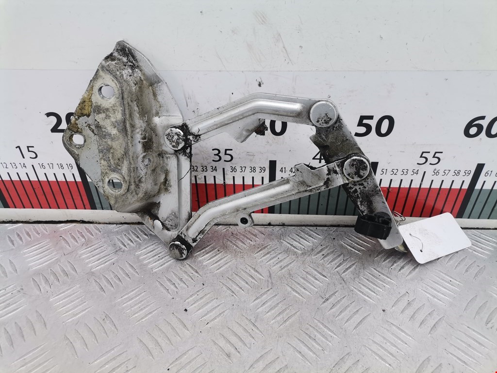 Петля капота левая/правая VOLKSWAGEN Touareg 2002-2010