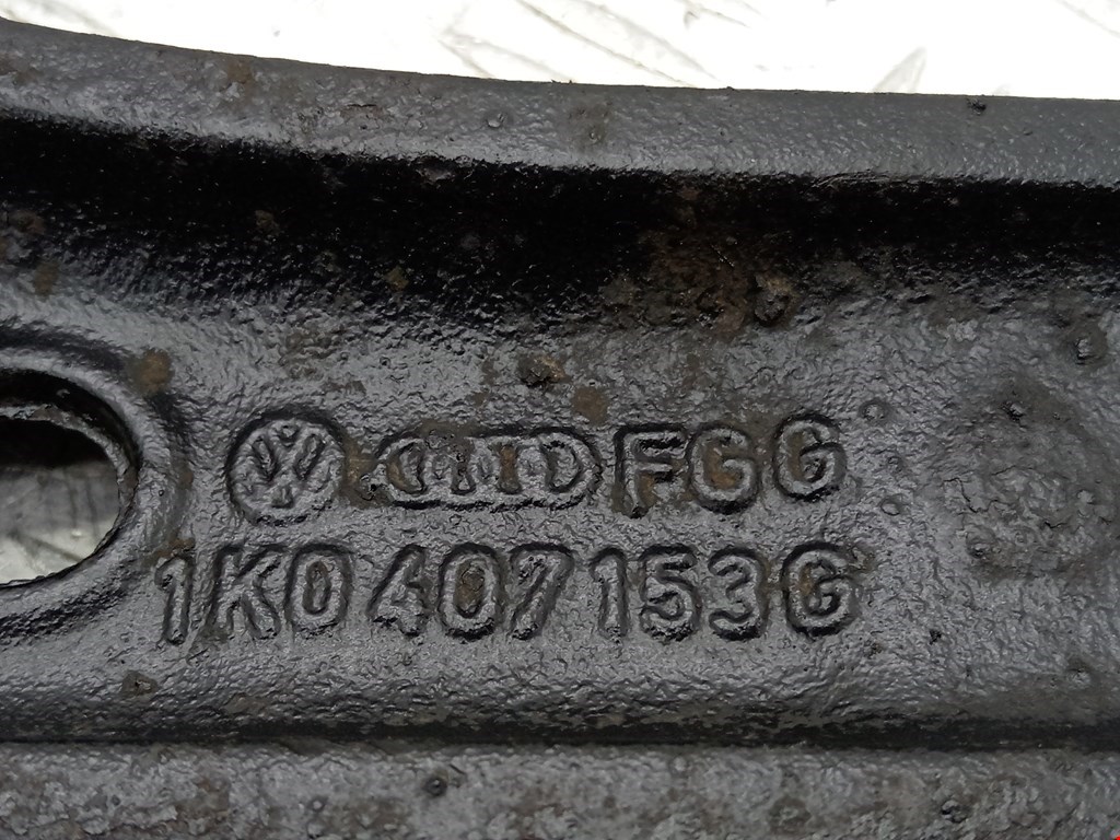 Рычаг передний левый AUDI A3 8P 2003-2013