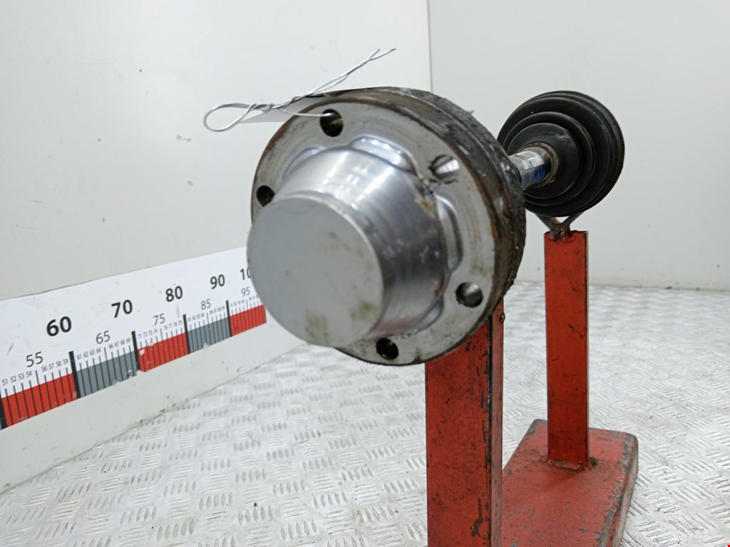 Полуось (привод, приводной вал) передняя левая VOLKSWAGEN Touareg 2002-2010