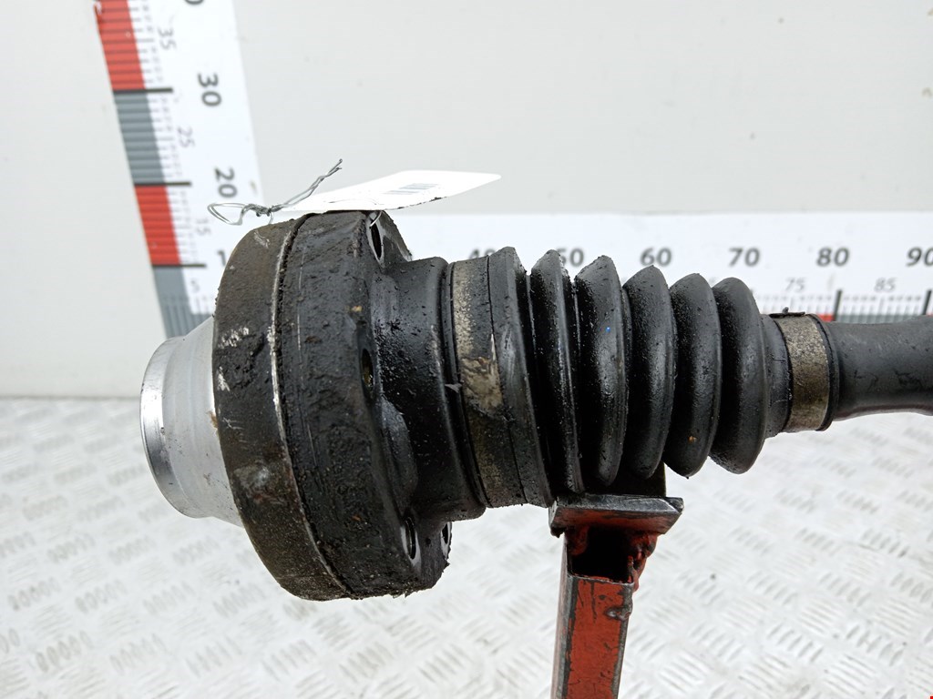Полуось (привод, приводной вал) передняя левая VOLKSWAGEN Touareg 2002-2010