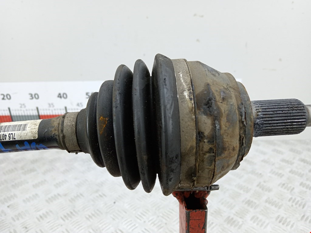 Полуось (привод, приводной вал) передняя левая VOLKSWAGEN Touareg 2002-2010
