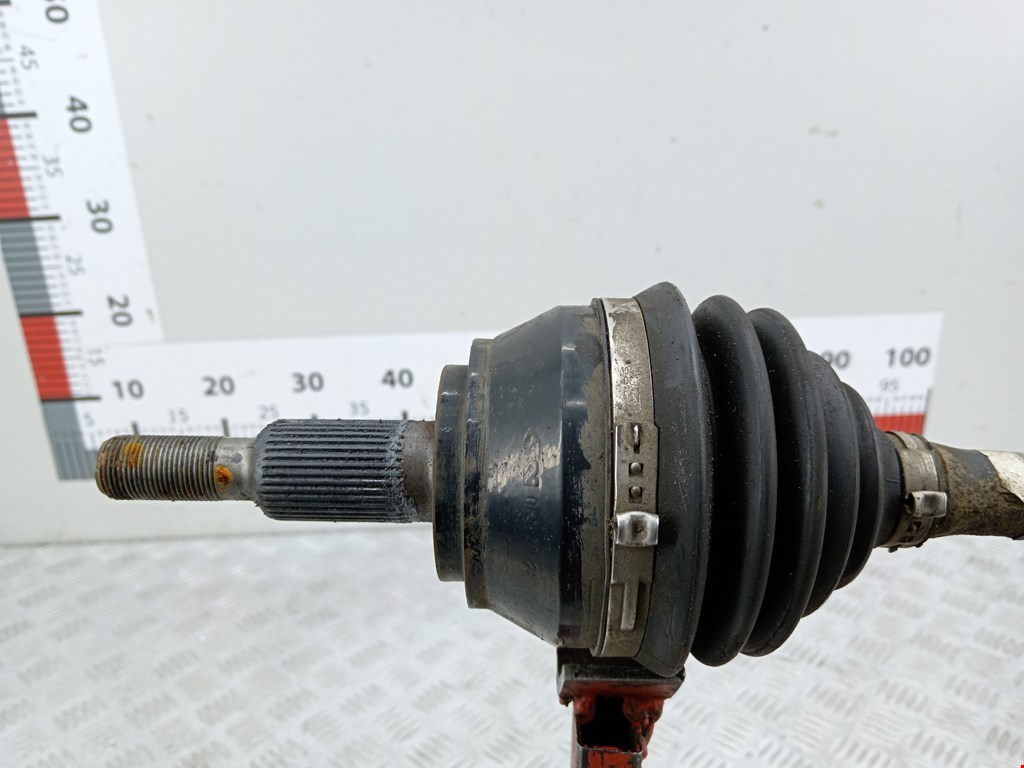 Полуось (привод, приводной вал) передняя правая VOLKSWAGEN Touareg 2002-2010