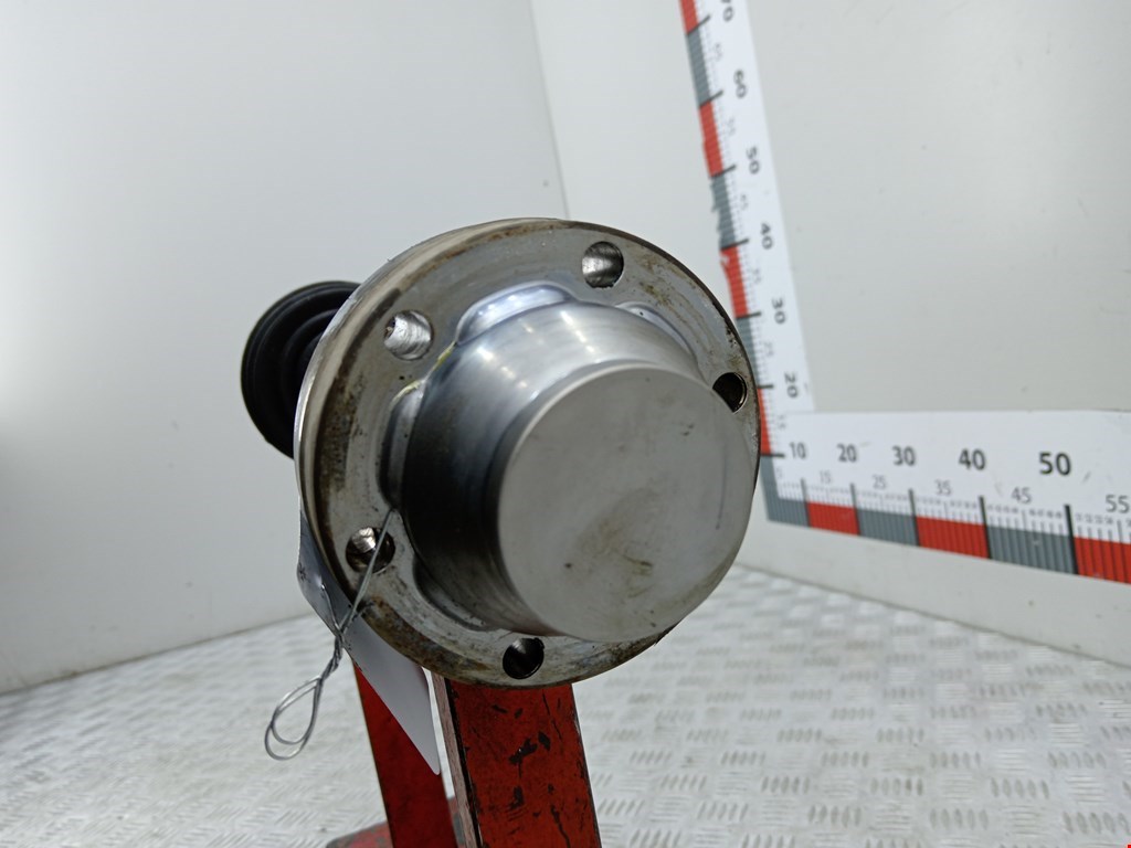 Полуось (привод, приводной вал) передняя правая VOLKSWAGEN Touareg 2002-2010