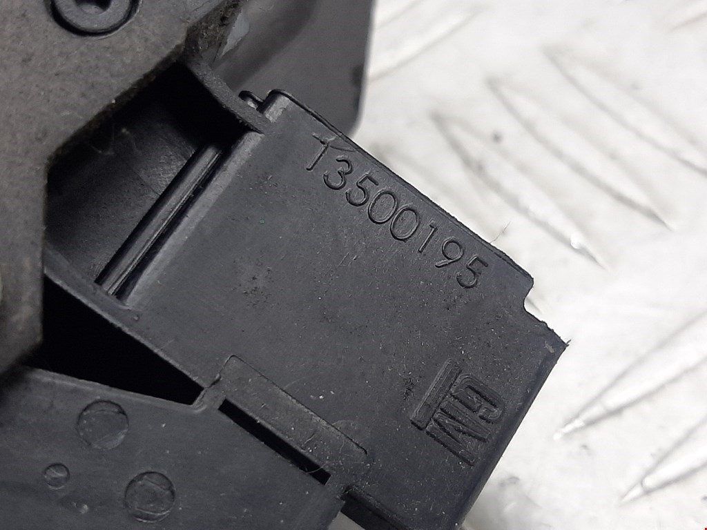 Замок багажника (крышки двери) OPEL Astra J 2009-2017