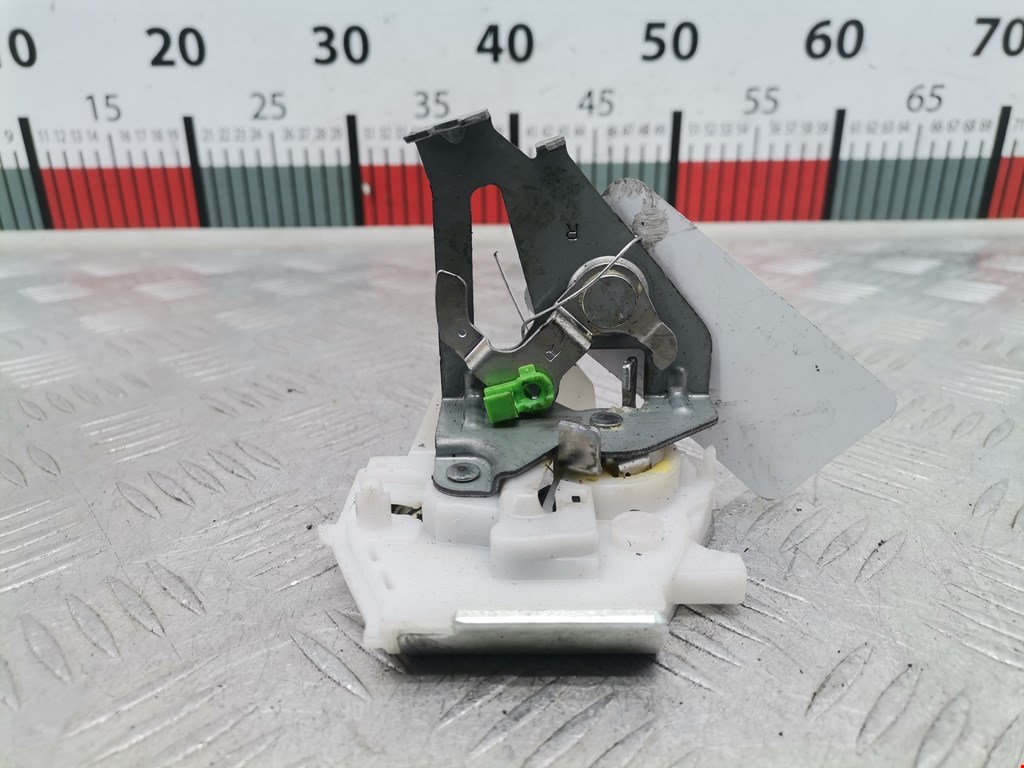 Замок багажника (крышки двери) CITROEN C-Crosser 2007-2013