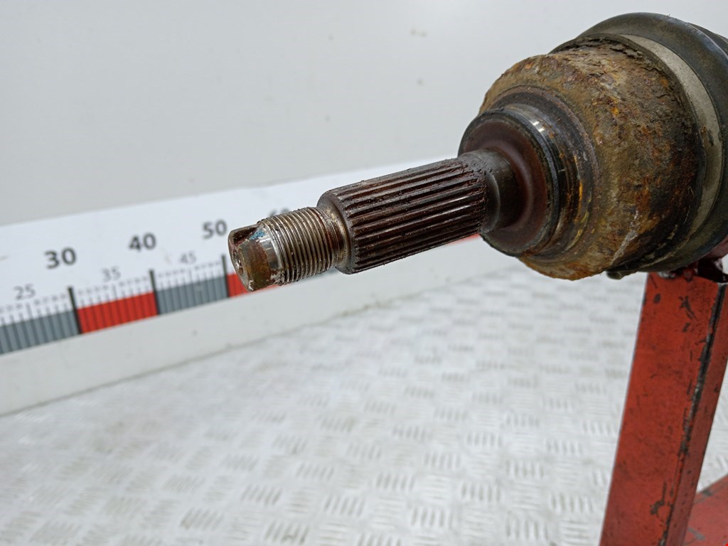 Полуось (привод, приводной вал) передняя левая KIA Sorento 2002-2009