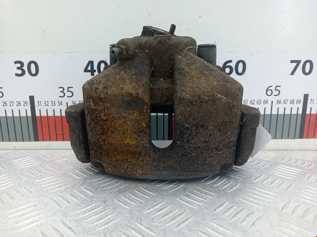 Суппорт передний правый AUDI A3 8P 2003-2013