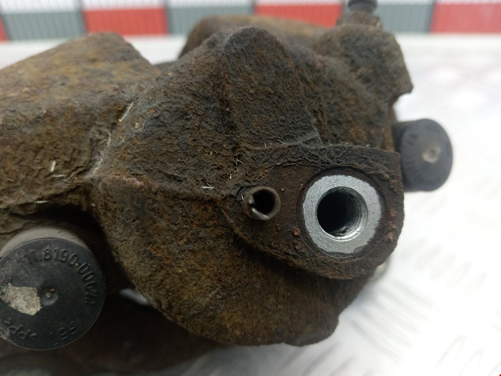 Суппорт передний правый AUDI A3 8P 2003-2013