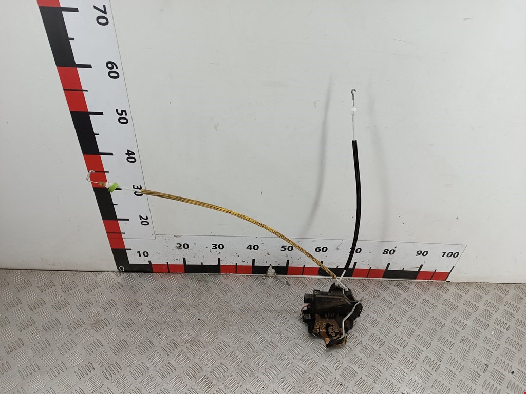 Замок двери задней левой AUDI A6 C5 1997-2004