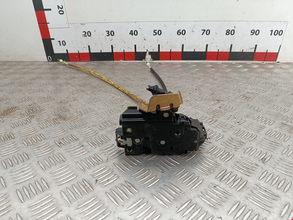 Замок двери задней левой AUDI A6 C5 1997-2004