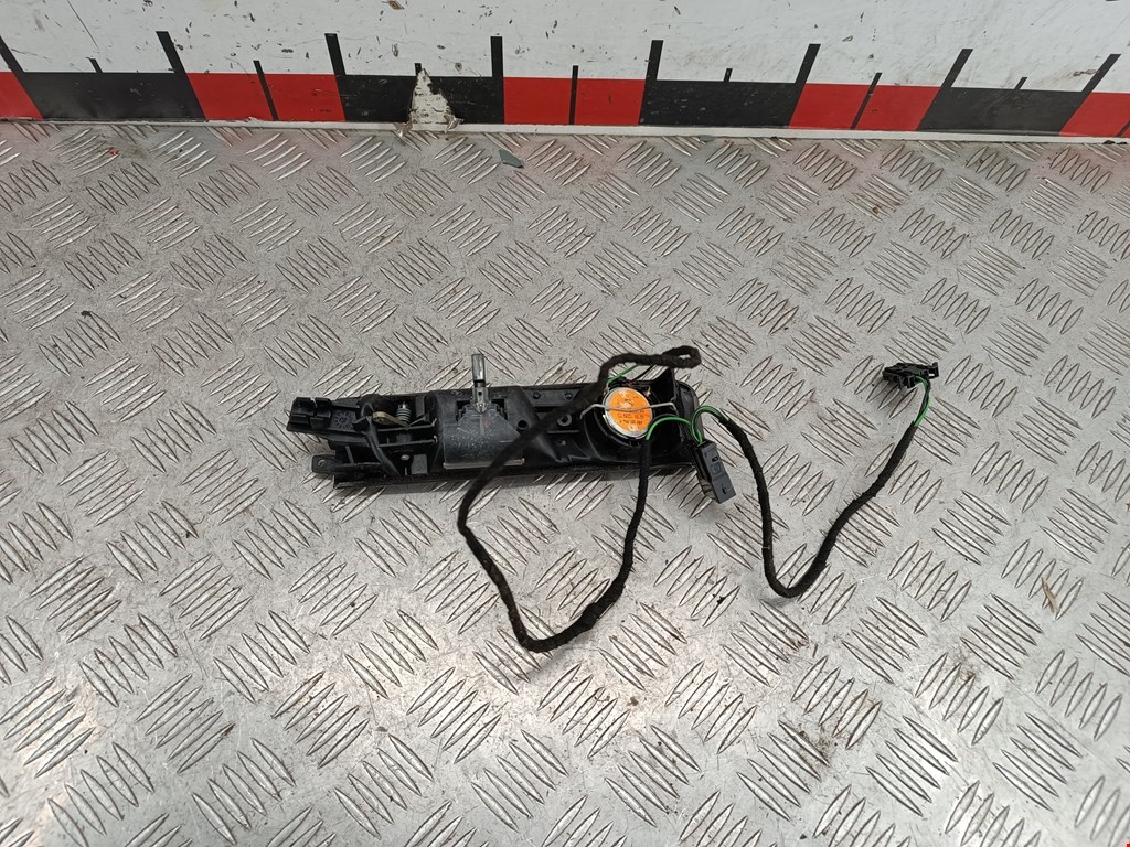 Ручка дверная задняя внутренняя левая AUDI A6 C5 1997-2004