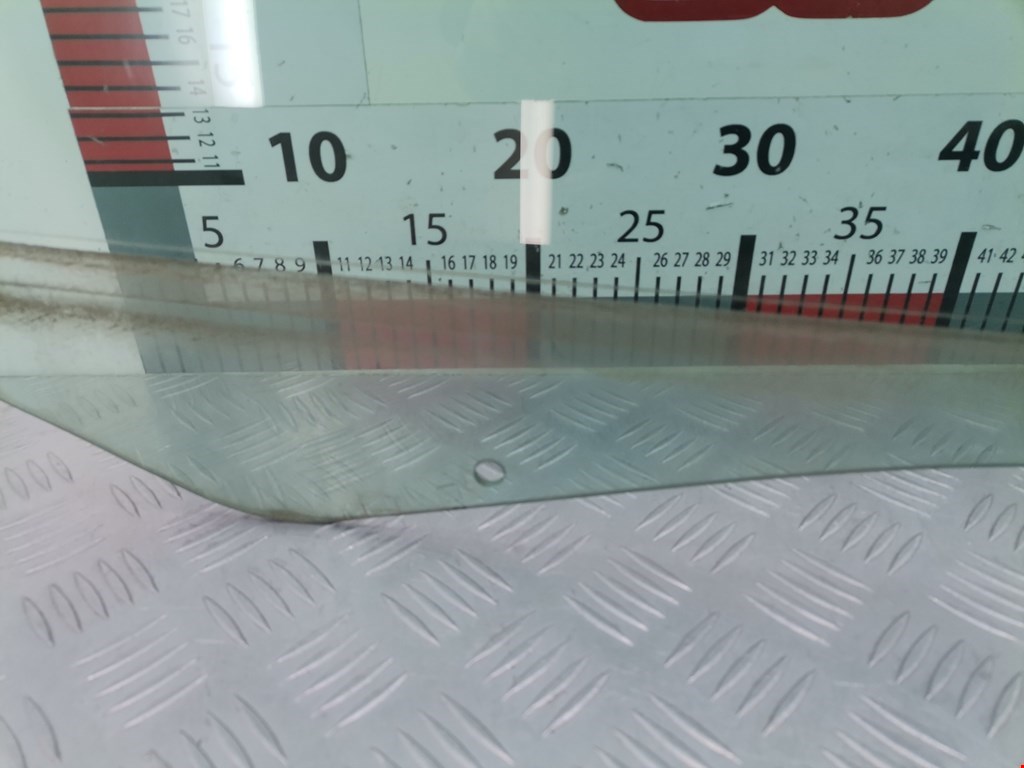 Стекло двери переднее правое CITROEN C5 I 2001-2008