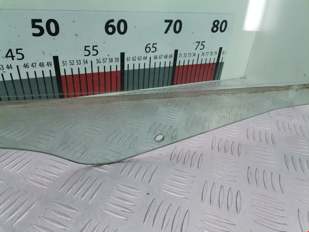 Стекло двери переднее правое CITROEN C5 I 2001-2008