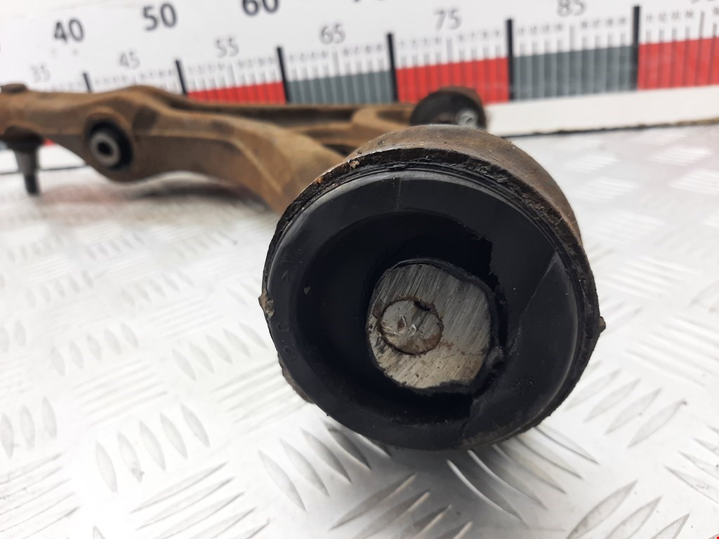 Рычаг передний левый VOLKSWAGEN Touareg 2002-2010