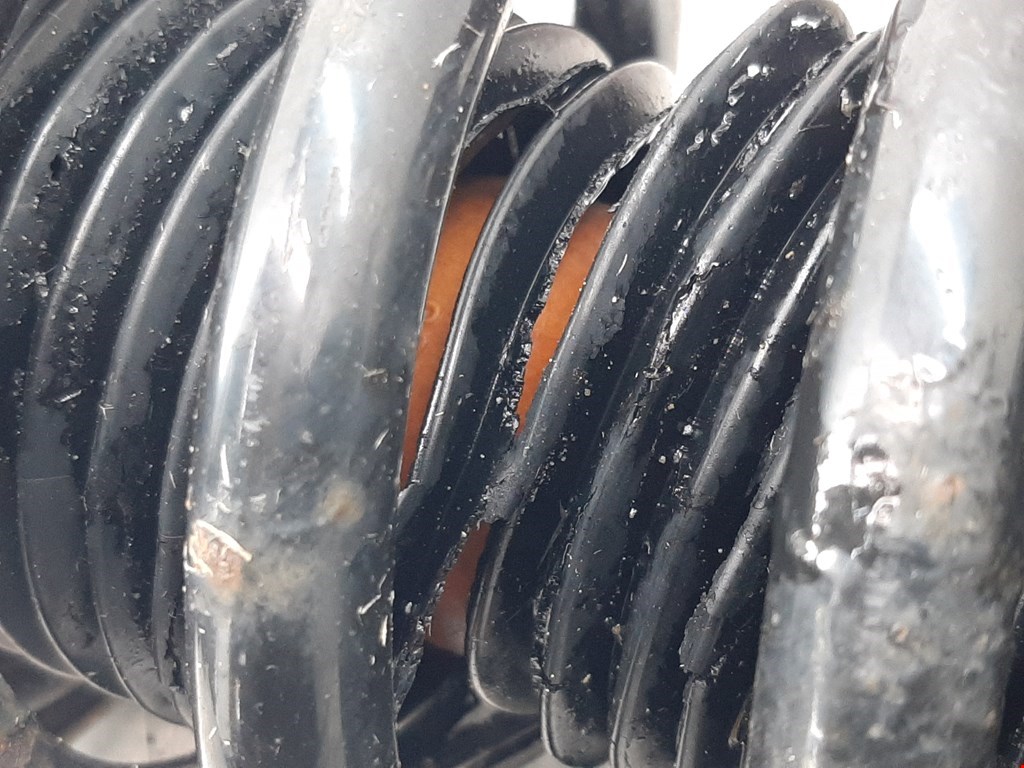 Амортизатор задний правый VOLKSWAGEN Touareg 2002-2010