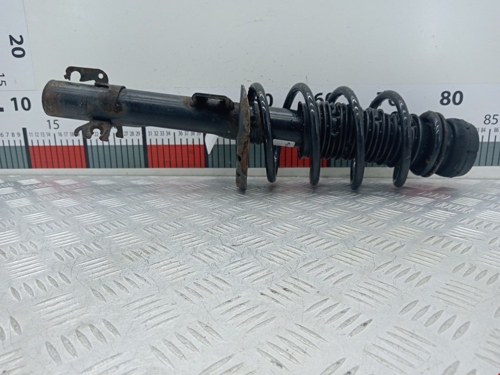 Амортизатор передний правый VOLKSWAGEN Polo V HB 2009-2017