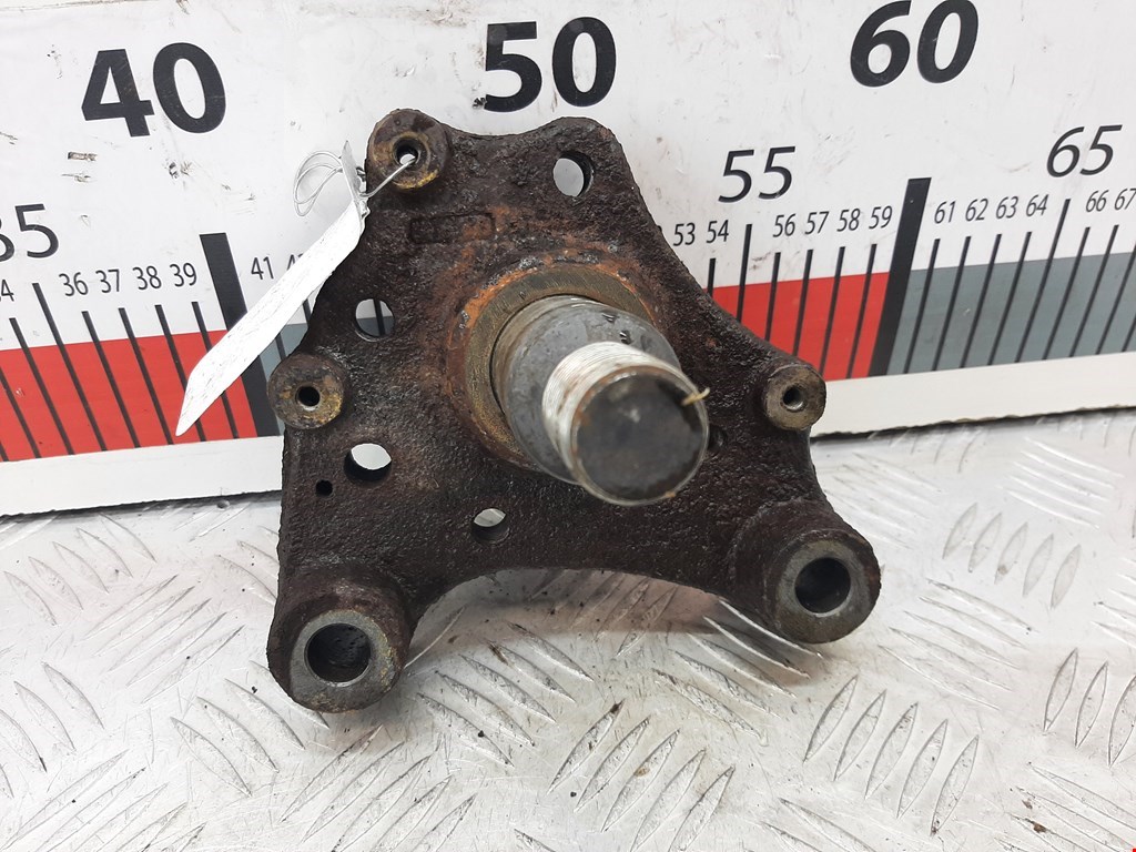 Кулак задний правый Nissan Primastar (2002-2014)