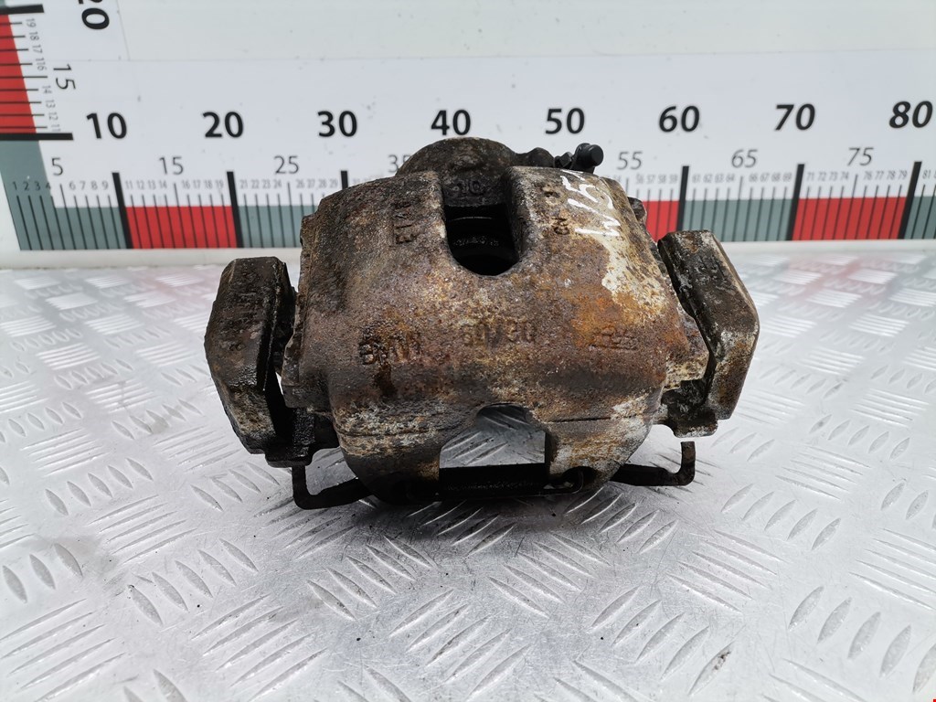 Суппорт передний правый BMW X5 E53 1999-2006