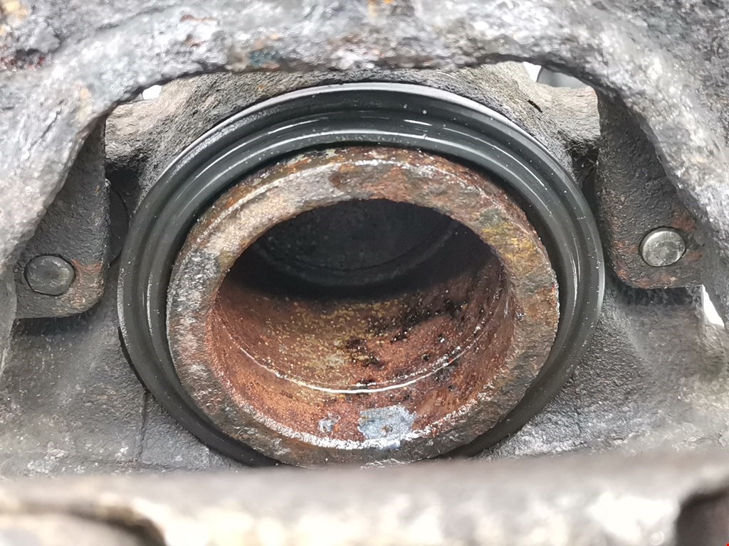 Суппорт передний правый BMW X5 E53 1999-2006