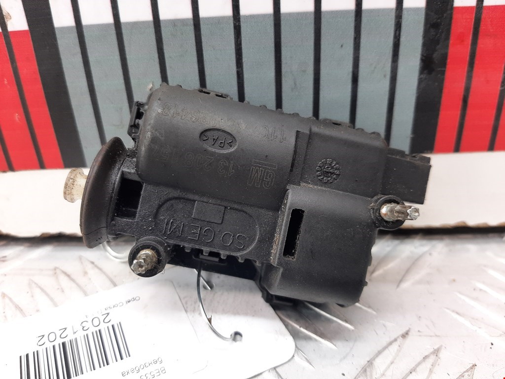 Активатор замка бензобака OPEL Corsa D 2006-2014