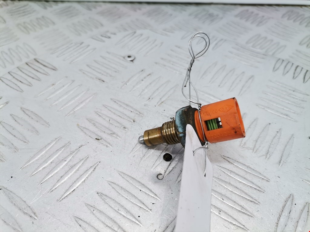 Датчик включения заднего хода RENAULT Master 1998-2010