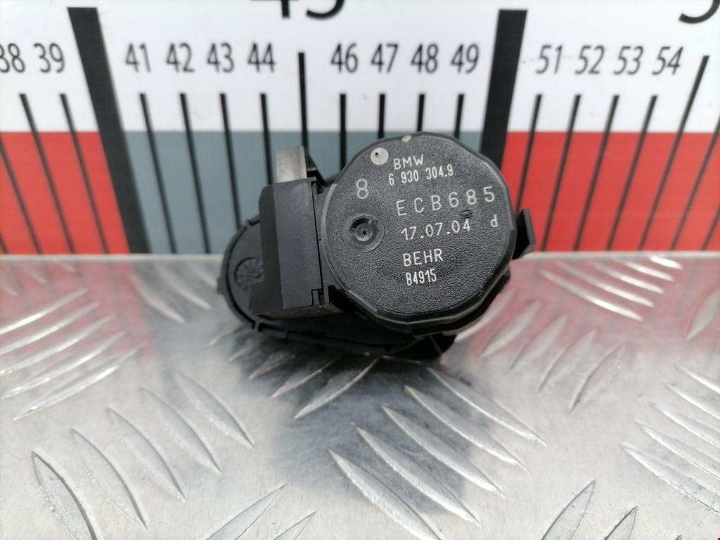 Сервопривод (электропривод моторчик привода) заслонки печки BMW 5-Series (E60/E61) (2003-2010)