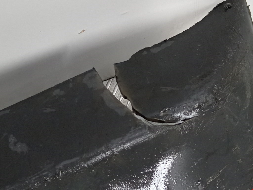 Бампер задний OPEL Vivaro A 2001-2014