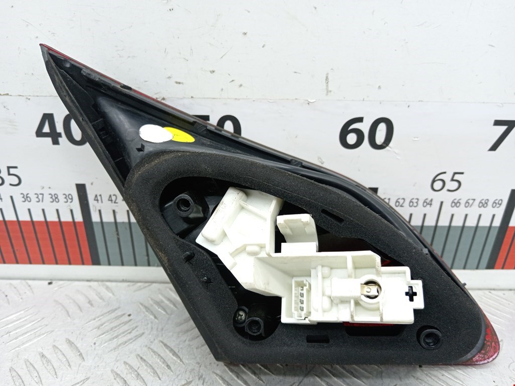 Фонарь задний внутренний правый OPEL Astra J 2009-2017