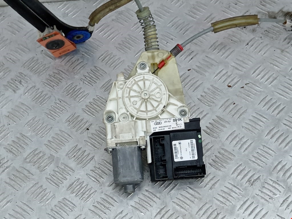 Стеклоподъемник передний правый AUDI A3 8P 2003-2013