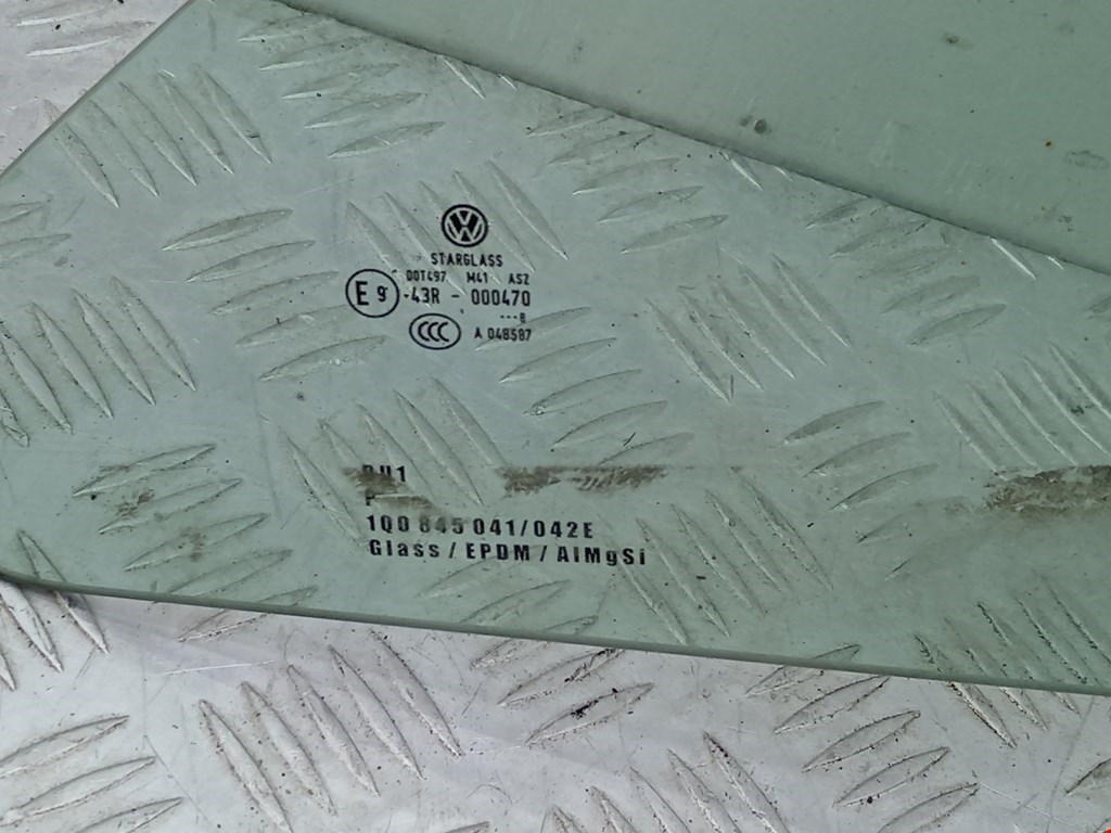 Стекло кузовное глухое правое VOLKSWAGEN Eos 2006-2015